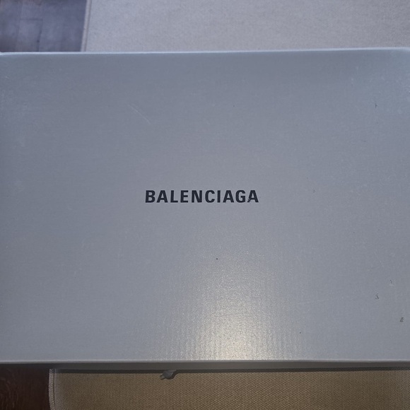Balenciaga Women Sneakers - Picture 4 of 5